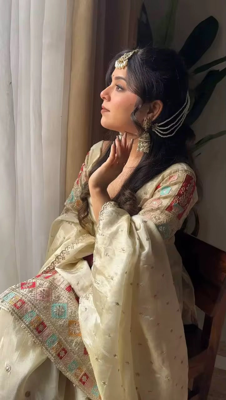 Elegant White Embroidered Salwar Kameez - Floral Georgette Ethnic Wear